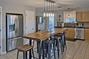 702 E Schubert St, Fredericksburg, TX 78624 - Photo 11