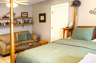 702 E Schubert St, Fredericksburg, TX 78624 - Photo 17