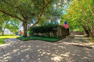 904 N Lincoln, Fredericksburg, TX 78624 - Photo 5