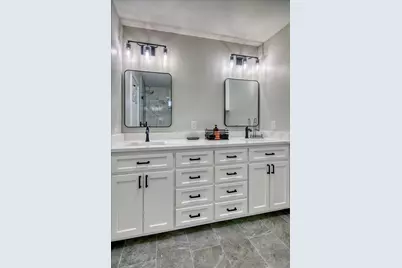 207 N Fourth St, Harper, TX 78631 - Photo 25