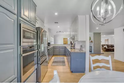 205 Edgewood Dr, Fredericksburg, TX 78624 - Photo 5