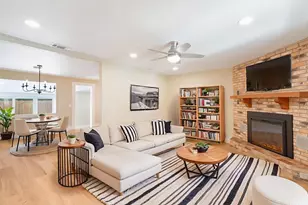 103 W Centre St, Fredericksburg, TX 78624 - Photo 3