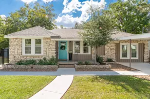 103 W Centre St, Fredericksburg, TX 78624 - Photo 27