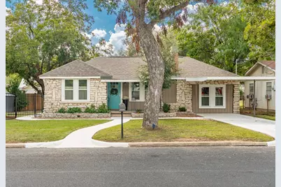 103 W Centre St, Fredericksburg, TX 78624 - Photo 1