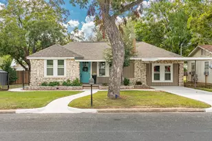 103 W Centre St, Fredericksburg, TX 78624 - Photo 1