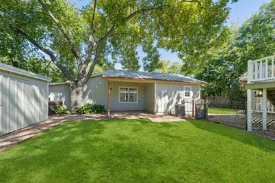 105 E Centre St, Fredericksburg, TX 78624 - Photo 39