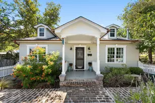 105 E Centre St, Fredericksburg, TX 78624 - Photo 1