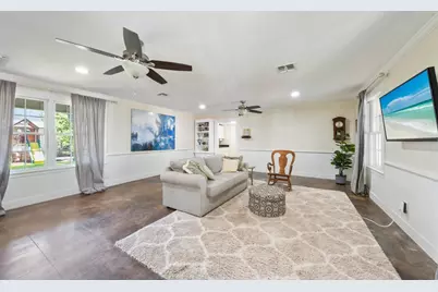 105 E Centre St, Fredericksburg, TX 78624 - Photo 31