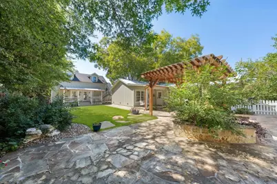 105 E Centre St, Fredericksburg, TX 78624 - Photo 49