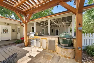 105 E Centre St, Fredericksburg, TX 78624 - Photo 47