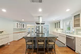 105 E Centre St, Fredericksburg, TX 78624 - Photo 5