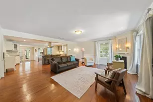 105 E Centre St, Fredericksburg, TX 78624 - Photo 13