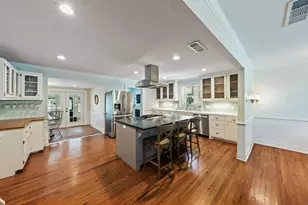 105 E Centre St, Fredericksburg, TX 78624 - Photo 7