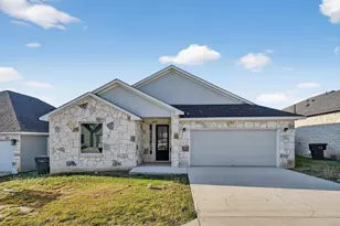 1603 Redwood Ct, Fredericksburg, TX 78624 - Photo 3
