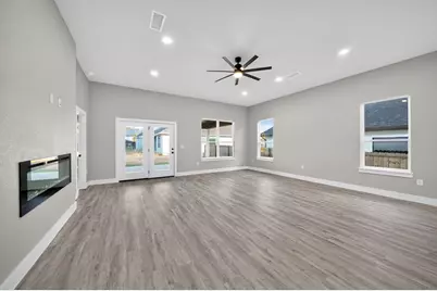 1604 Redwood Ct, Fredericksburg, TX 78624 - Photo 5