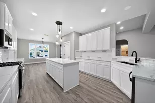 1604 Redwood Ct, Fredericksburg, TX 78624 - Photo 3