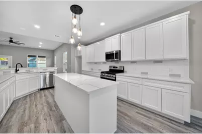 1604 Redwood Ct, Fredericksburg, TX 78624 - Photo 3