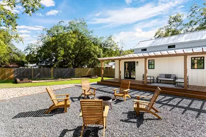 212 W Peach St, Fredericksburg, TX 78624 - Photo 25