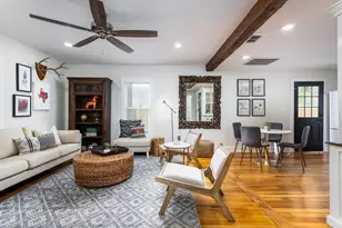 212 W Peach St, Fredericksburg, TX 78624 - Photo 7