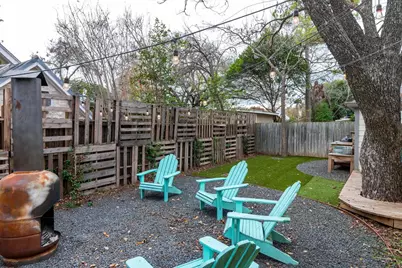203 W Travis St, Fredericksburg, TX 78624 - Photo 23