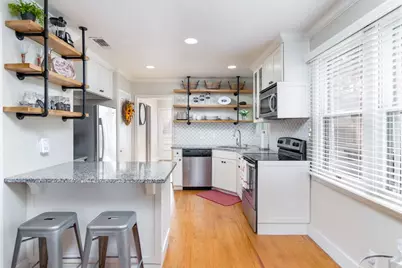 203 W Travis St, Fredericksburg, TX 78624 - Photo 7