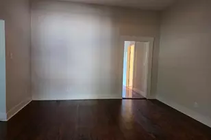 109 W Travis St, Fredericksburg, TX 78624 - Photo 5