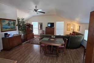 109 W Travis St, Fredericksburg, TX 78624 - Photo 5