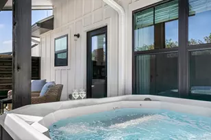 930 S Eagle St, Fredericksburg, TX 78624 - Photo 7