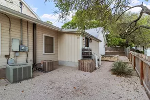 612 W San Antonio St, Fredericksburg, TX 78624 - Photo 71