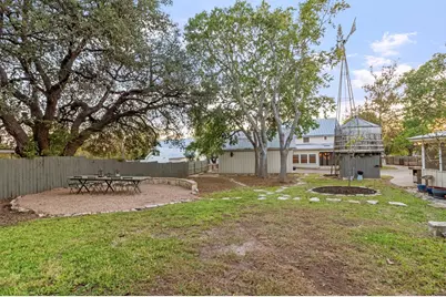 612 W San Antonio St, Fredericksburg, TX 78624 - Photo 67