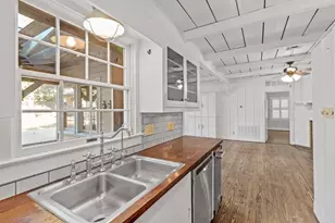 612 W San Antonio St, Fredericksburg, TX 78624 - Photo 15