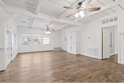 612 W San Antonio St, Fredericksburg, TX 78624 - Photo 9