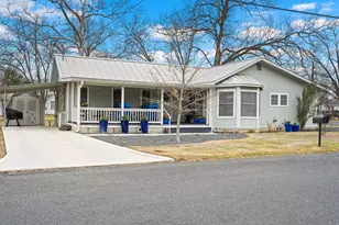 808 N Crockett St, Fredericksburg, TX 78624 - Photo 9