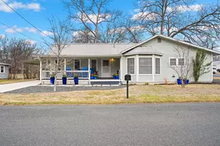 808 N Crockett St, Fredericksburg, TX 78624 - Photo 11