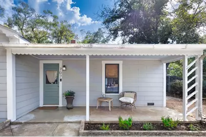 707 Whitney, Fredericksburg, TX 78624 - Photo 3