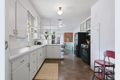 707 Whitney, Fredericksburg, TX 78624 - Photo 7