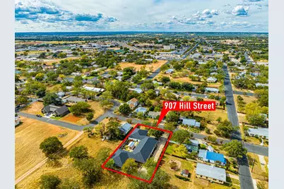 907 Hill St, Fredericksburg, TX 78624 - Photo 5