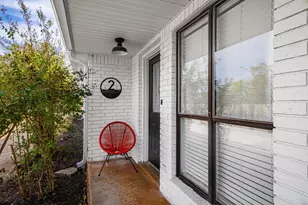 907 Hill St, Fredericksburg, TX 78624 - Photo 3