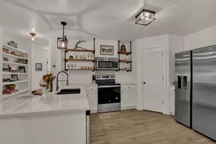 907 Hill St, Fredericksburg, TX 78624 - Photo 5