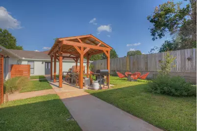 907 Hill St, Fredericksburg, TX 78624 - Photo 17