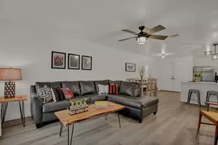 907 Hill St, Fredericksburg, TX 78624 - Photo 33