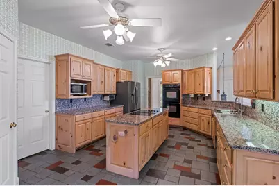 125 Crestline Dr, Kerrville, TX 78028 - Photo 17