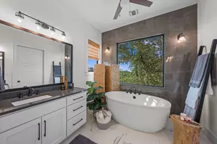 121 Center Oaks Ct., Kerrville, TX 78028 - Photo 15