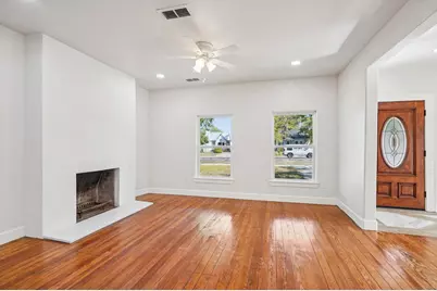 1513 Jefferson St, Kerrville, TX 78028 - Photo 7