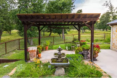 1554 Vintage Oaks Dr, Fredericksburg, TX 78624 - Photo 3