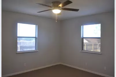 204 Green Meadows Lane, Fredericksburg, TX 78624 - Photo 11