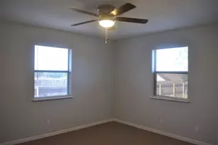 204 Green Meadows Ln, Fredericksburg, TX 78624 - Photo 11