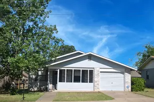 204 Green Meadows Ln, Fredericksburg, TX 78624 - Photo 1