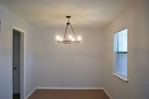 204 Green Meadows Ln, Fredericksburg, TX 78624 - Photo 5