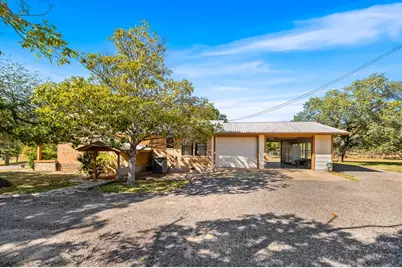 959 S Eagle St, Fredericksburg, TX 78624 - Photo 19